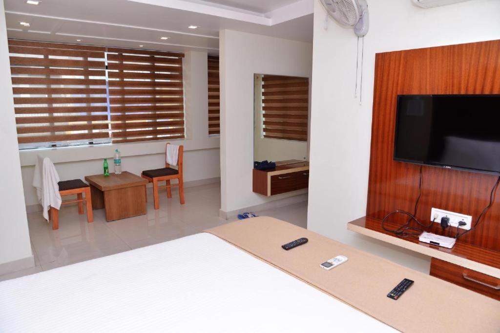 Hotel Milan Manor Port Blair Exterior foto